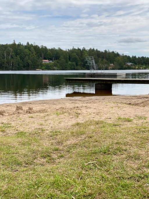 Mysigt Hus Med Natur & Jacuzzi I Olofstorp Gothenburg Ngoại thất bức ảnh