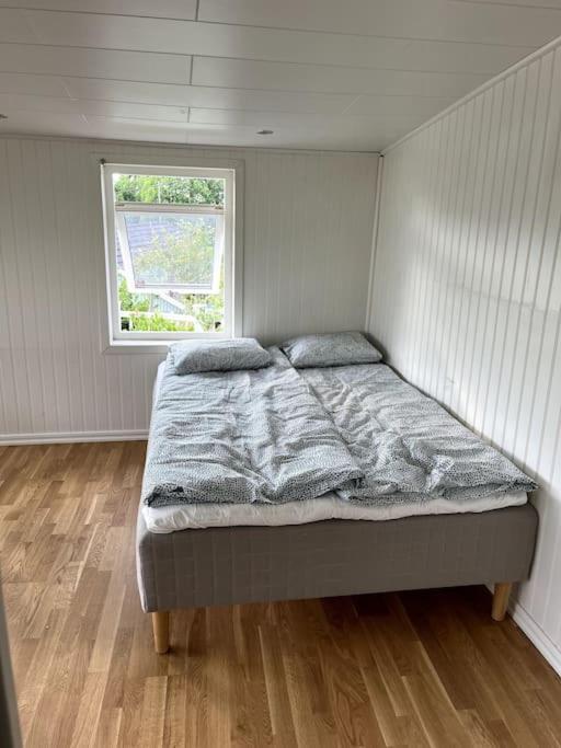 Mysigt Hus Med Natur & Jacuzzi I Olofstorp Gothenburg Ngoại thất bức ảnh
