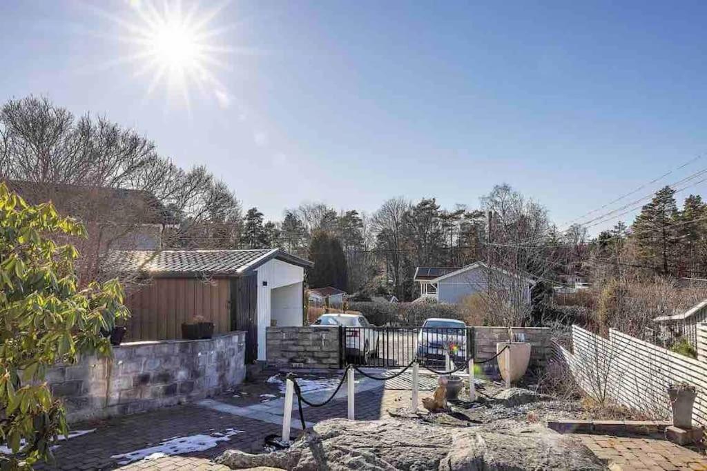 Mysigt Hus Med Natur & Jacuzzi I Olofstorp Gothenburg Ngoại thất bức ảnh